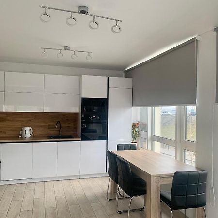 New 3 Rooms Apartment Near The Metro Station Kiev Bagian luar foto