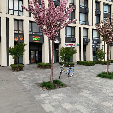 New 3 Rooms Apartment Near The Metro Station Kiev Bagian luar foto