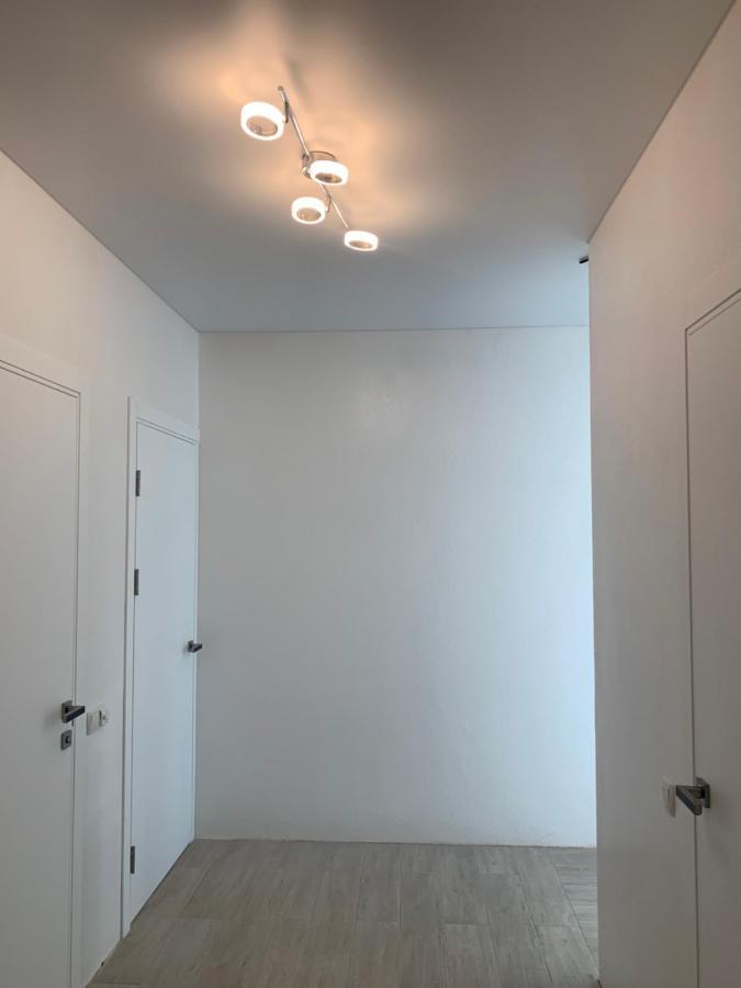New 3 Rooms Apartment Near The Metro Station Kiev Bagian luar foto