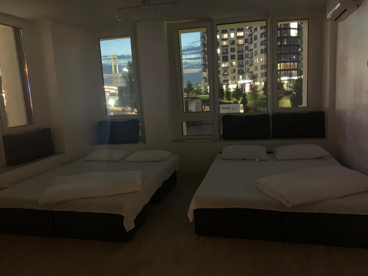 New 3 Rooms Apartment Near The Metro Station Kiev Bagian luar foto