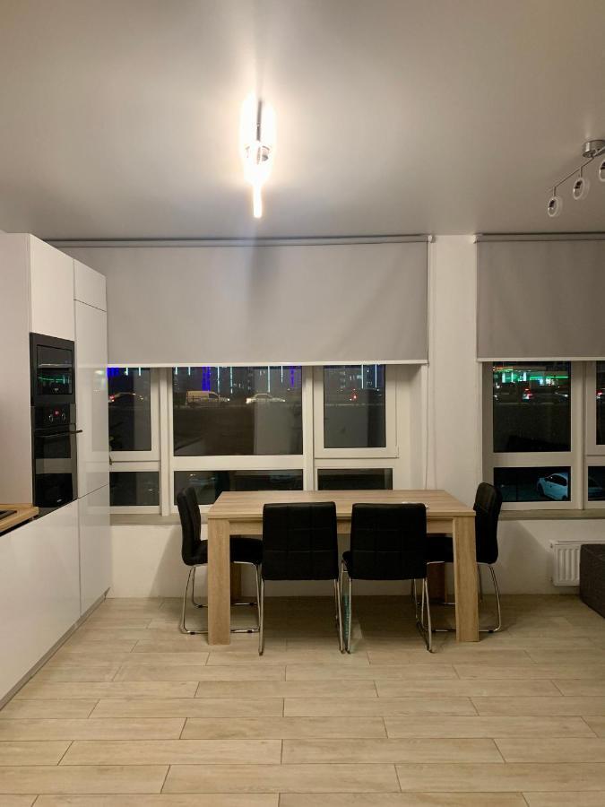 New 3 Rooms Apartment Near The Metro Station Kiev Bagian luar foto