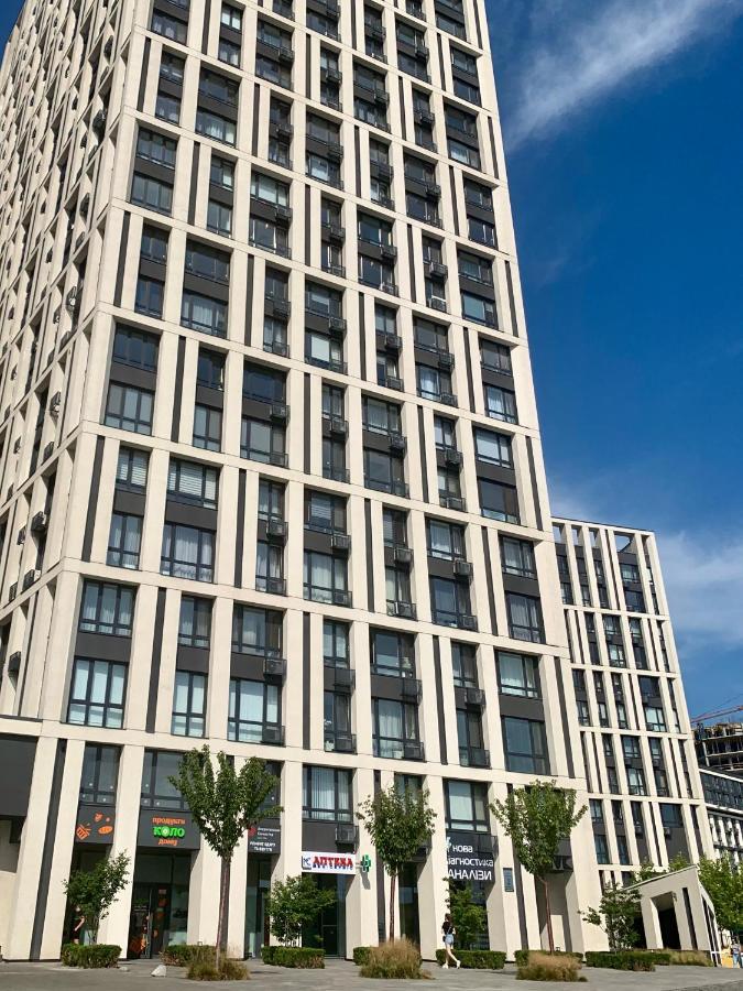 New 3 Rooms Apartment Near The Metro Station Kiev Bagian luar foto