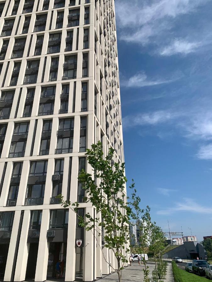 New 3 Rooms Apartment Near The Metro Station Kiev Bagian luar foto